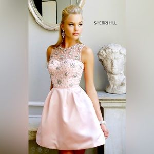 Beautiful Light LT Pink /Blush Sherri Hill Cocktail with rhinestones w pockets.